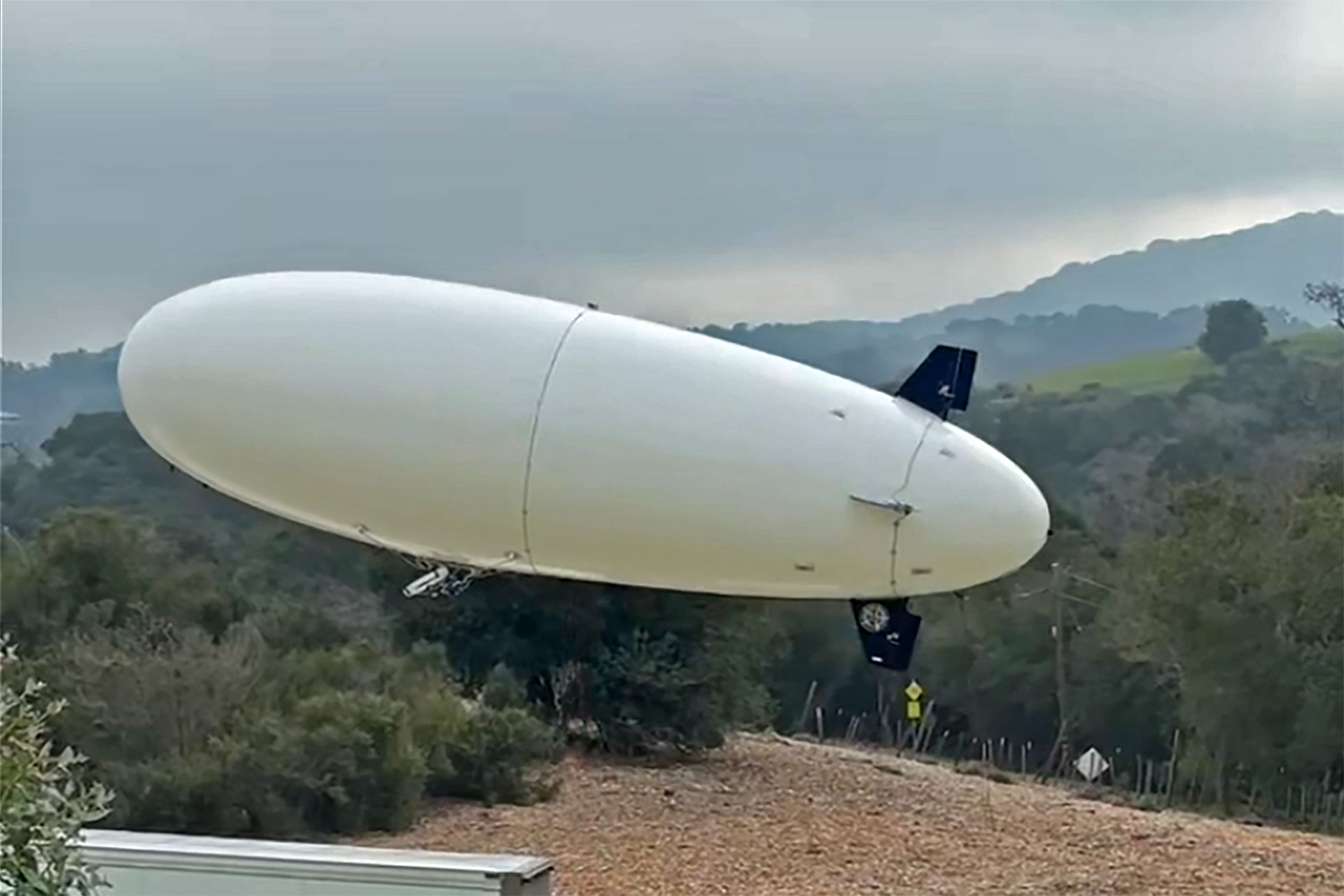 7-m-outdoor-RC-Blimp-final-preparations-before-flight